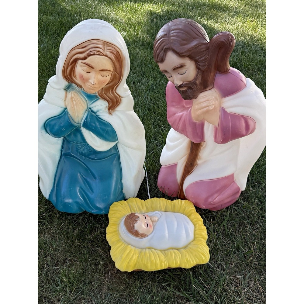 Vintage  Indoor/Outdoor 3pc Nativity Set Mary Joseph Baby Jesus Plastic 1982